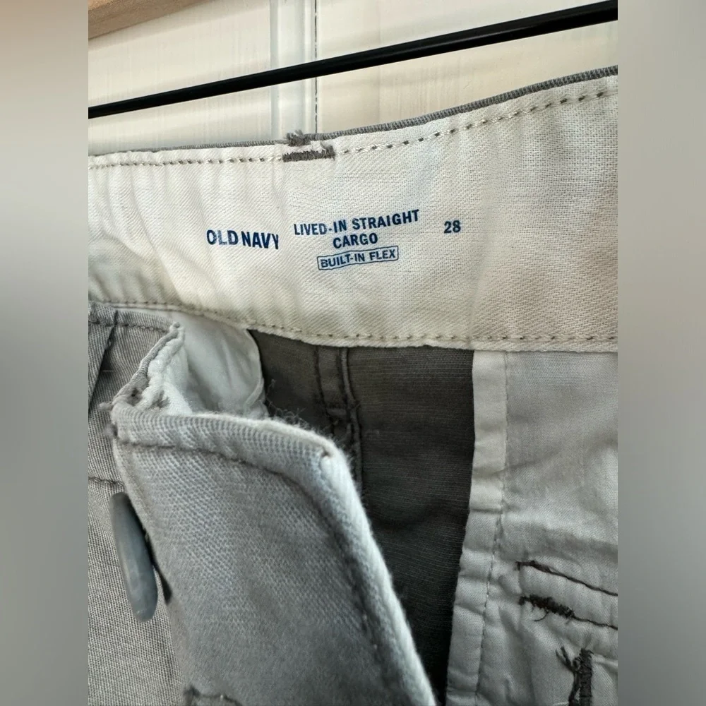 Old Navy NWT Men's Lived-In Straight Cargo Shorts in Gray Built-In Flex Size 28